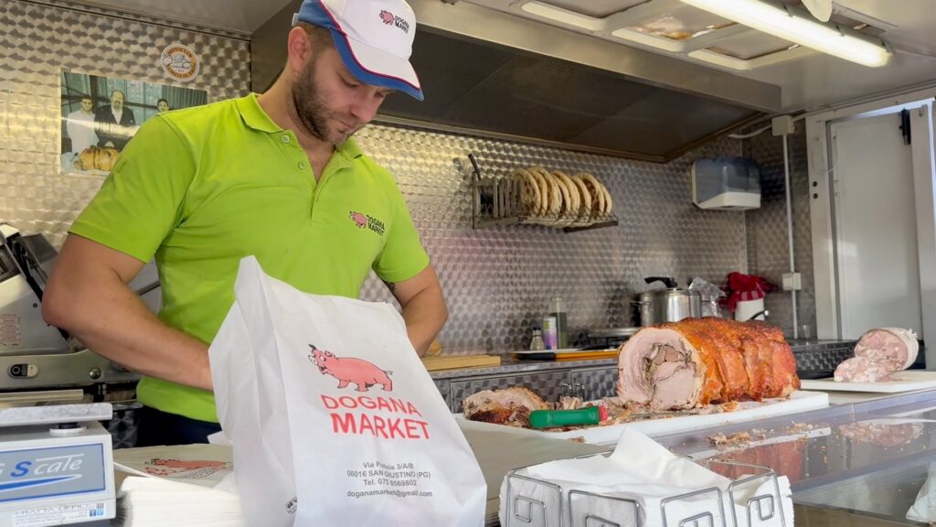 Dogana Market, a San Giustino gusto e tradizione tra porchetta, brace e specialità su richiesta
